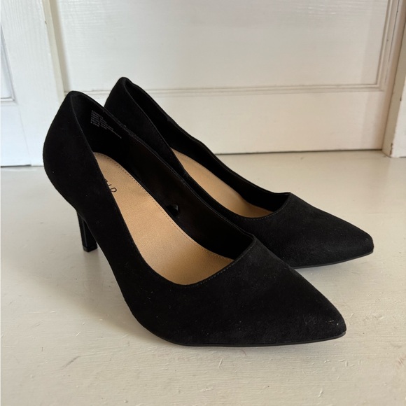 Torrid black faux suede heels size 8 1/2 wide width - Picture 2 of 9
